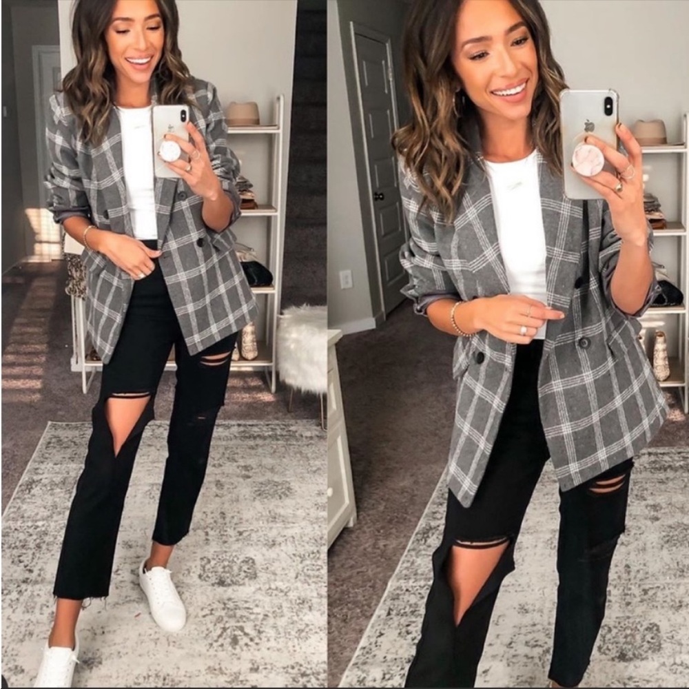 Entro brand gray and white blazer